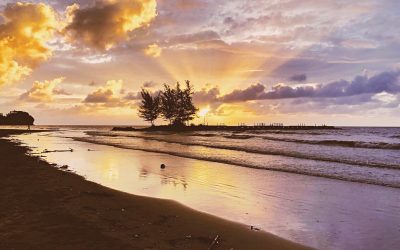 Wow! Pemandangan di Pantai Bungai sangat indah ketika arus laut rendah