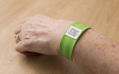 Orang yang dibenarkan masuk ke Sarawak, akan dipantau dengan gelang kod QR