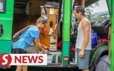 Pasangan Jerman ini tersangkut bersama karavan di Sarawak kerana PKP