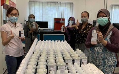 Staf UiTM Sarawak hasilkan 50,000 mm hand sanitizer untuk bantu hospital