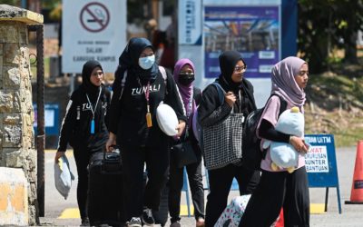 Pelajar Sarawak pulang dari Indonesia positif COVID-19, selepas diuji negatif dua kali