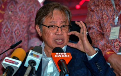 Sarawak membentangkan anggaran sebanyak RM9.832 bilion yang bertujuan untuk menghidupkan semula ekonomi negeri